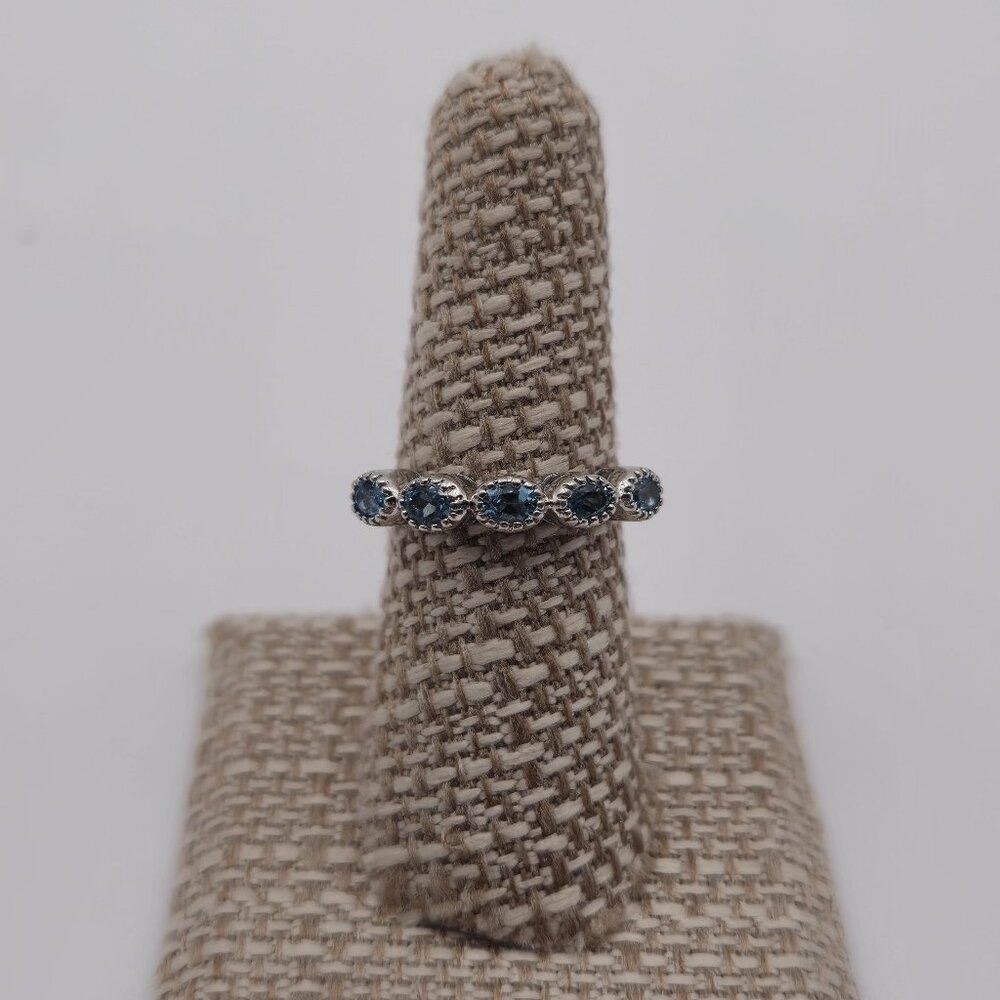 Size 7 Sterling Silver Stunning Five Blue Topaz Gems Ring A2135